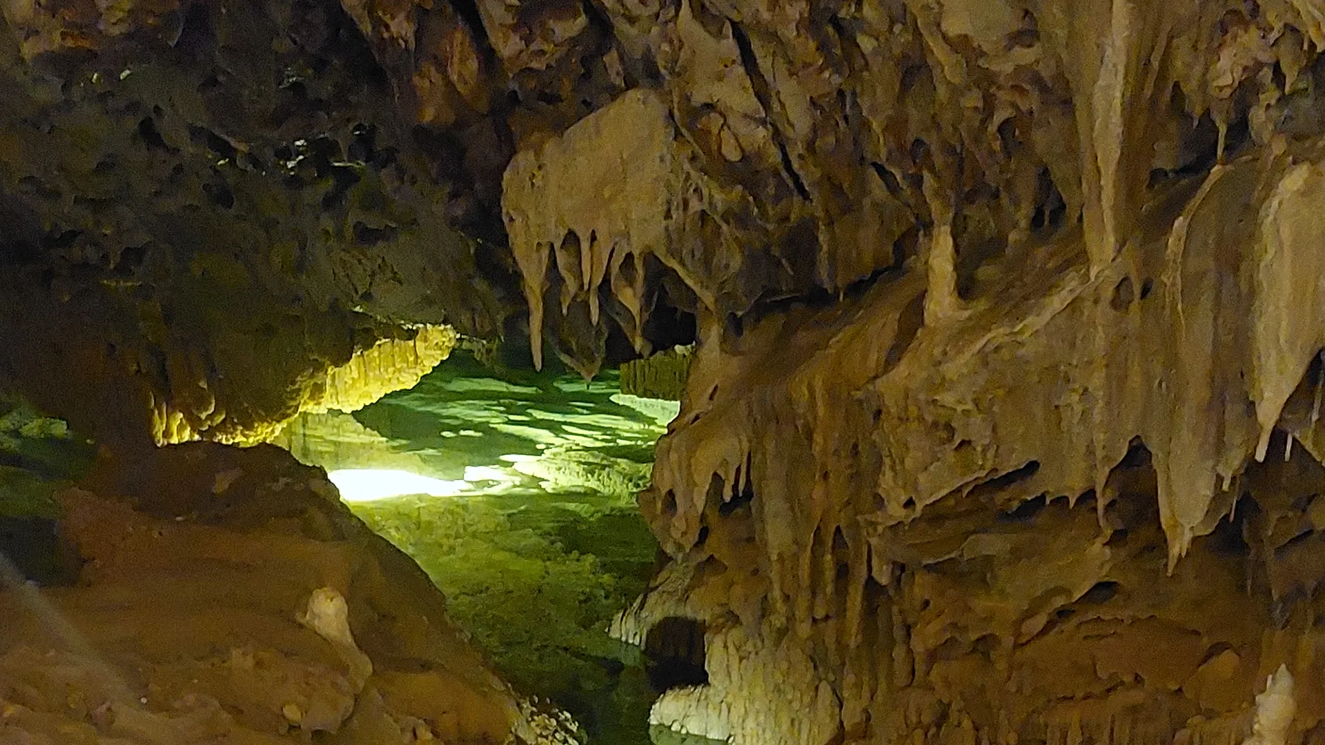 parasco-grottes-vallorbe-sortie-enfants_07